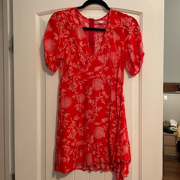 SAINTS + SECRETS SHORT SLEEVE WRAP DRESS - Picture 4 of 5